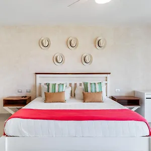 mareazul-beach-condos-at-playa-del-carmen.allrivieramayahotels.com/